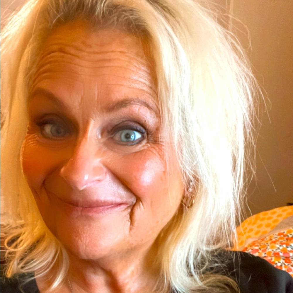 Meet your Posher, Esther